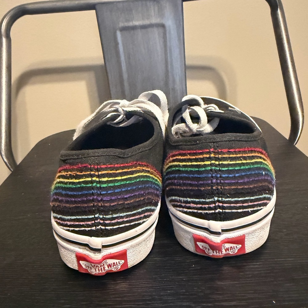 Vans X Pride “Authentic Pride” Paul Van Doren VN00EE3RNC Rainbow Love Is W7/M5.5 - Picture 9 of 11